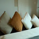 Elegant 1Br In Ooak Suites, Mont Kiara Kl - Walk To Malls & Dining