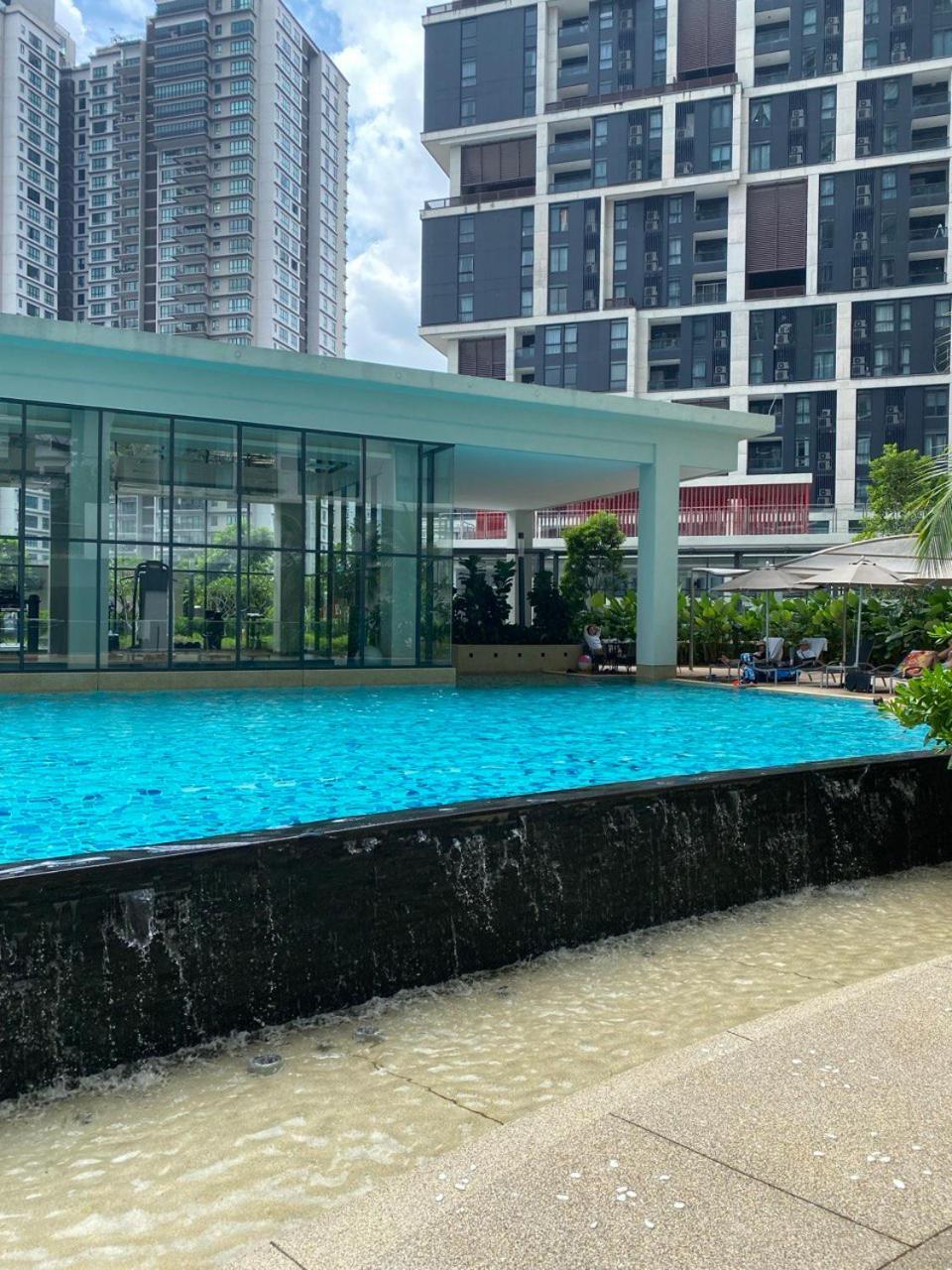 Elegant 1br In Ooak Suites, Mont Kiara Kl - Walk To Malls & Dining * Kuala Lumpur