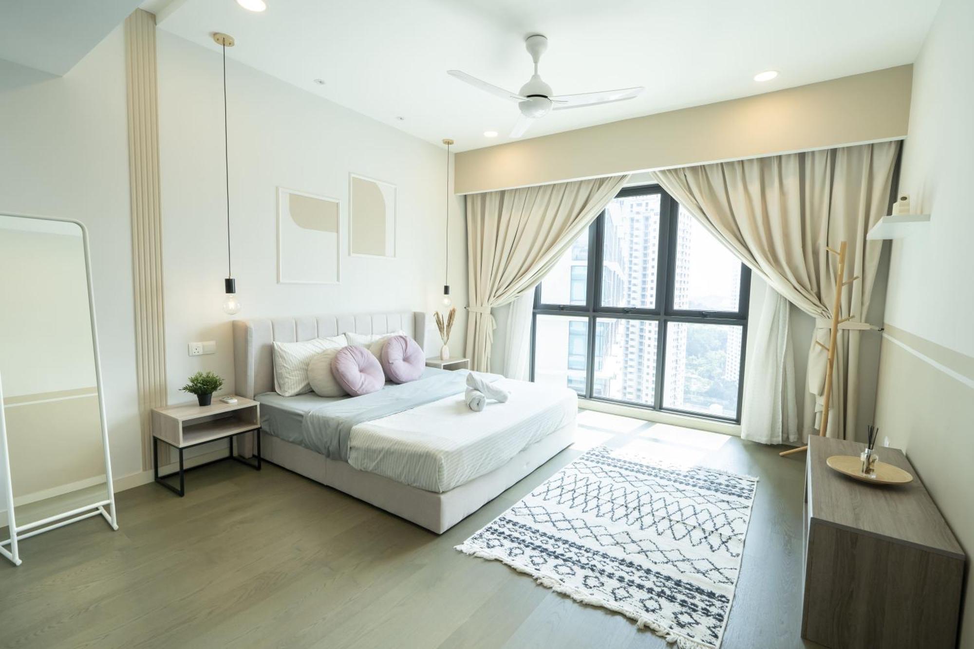 Pangsapuri Elegant 1br In Ooak Suites, Mont Kiara Kl - Walk To Malls & Dining *