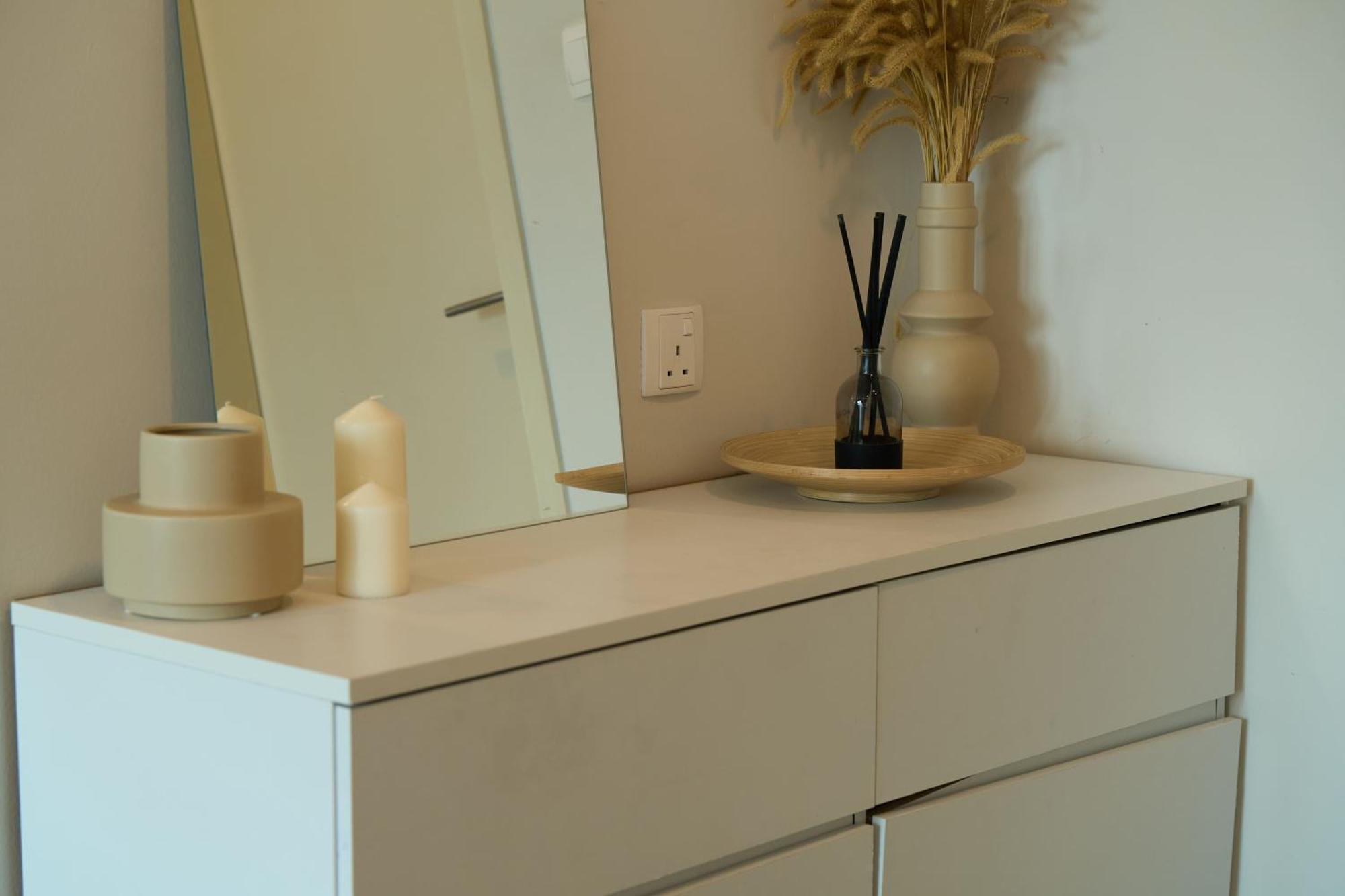 Elegant 1br In Ooak Suites, Mont Kiara Kl - Walk To Malls & Dining