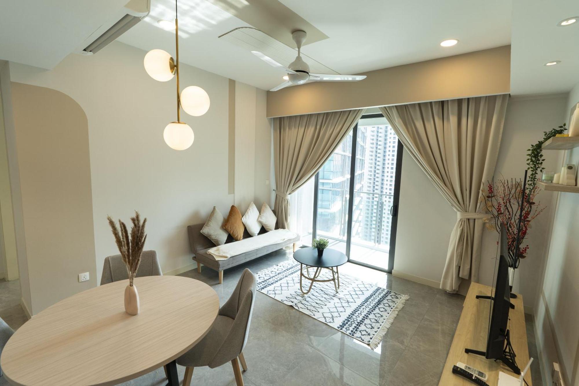 Pangsapuri Elegant 1br In Ooak Suites, Mont Kiara Kl - Walk To Malls & Dining *