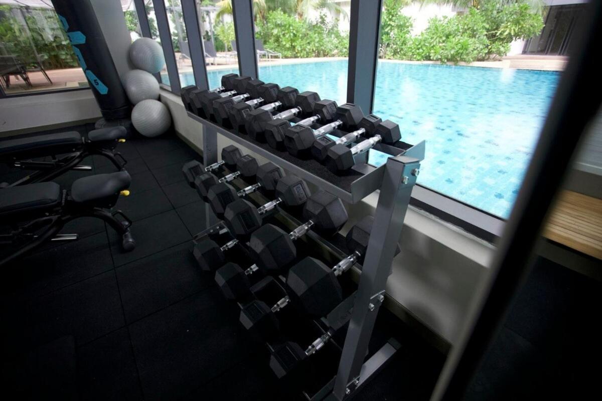 Elegant 1br In Ooak Suites, Mont Kiara Kl - Walk To Malls & Dining *